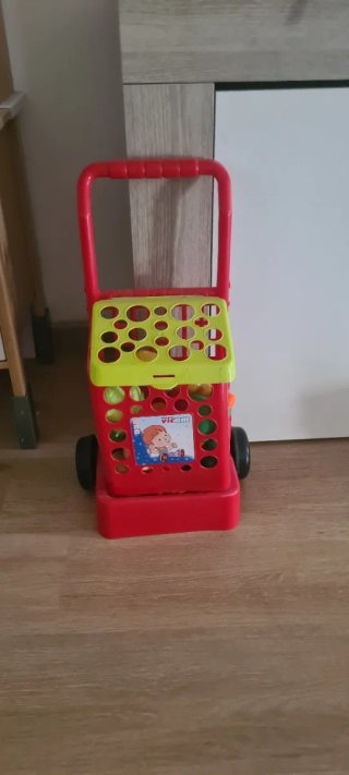 Cocinita de juguete IKEA con accesorios
