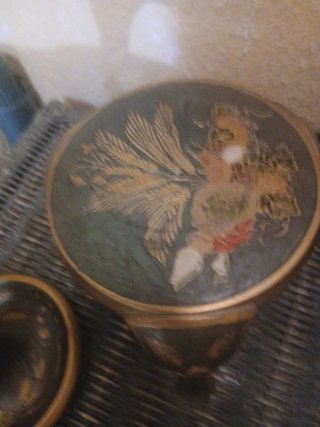 Tetera de latón con base y candelabro
