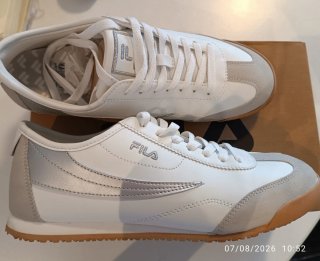 Zapatillas Fila Mujer Blancas y grises