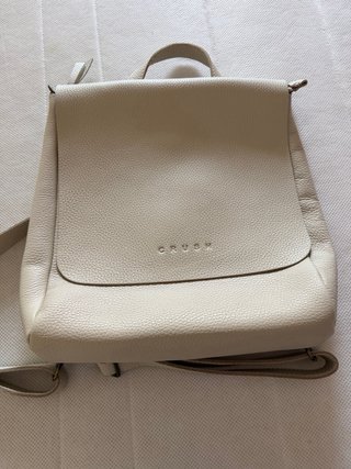 Mochila de piel beige,bolso de hombro y mano