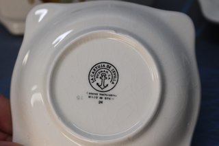 Caja porcelana La Cartuja de Sevilla Pickman con 6 cenicero a juego.