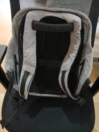Mochila Antifurto Booking.com Gris y Negra