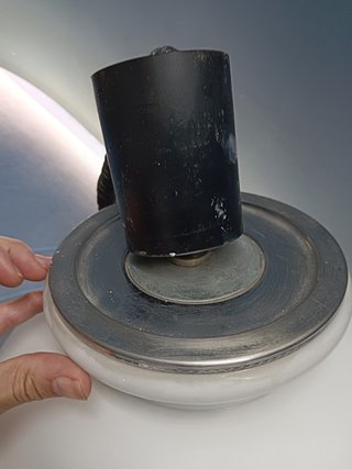 lampara de techo, opalina, cromada, vitage, años 70, plastico rigido, medidas: alto 70 cm, diametro, 35 cm. 1974, regulable rolly