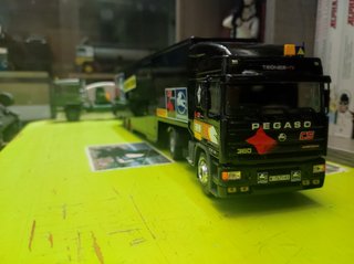 Camión Pegaso Troner Negro 1/43