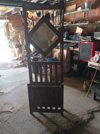 Paragüero antiguo de madera y cristal