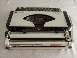 Máquina de escribir Olympia Traveller