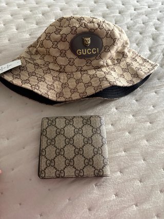 Lote Sombrero Reversible y Cartera