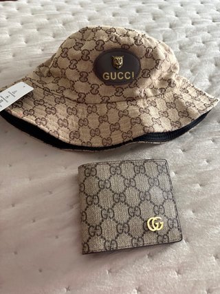 Lote Sombrero Reversible y Cartera