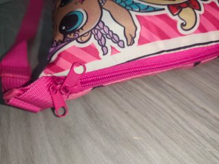 Pack LOL Surprise: cojín musical, muñeca y llavero