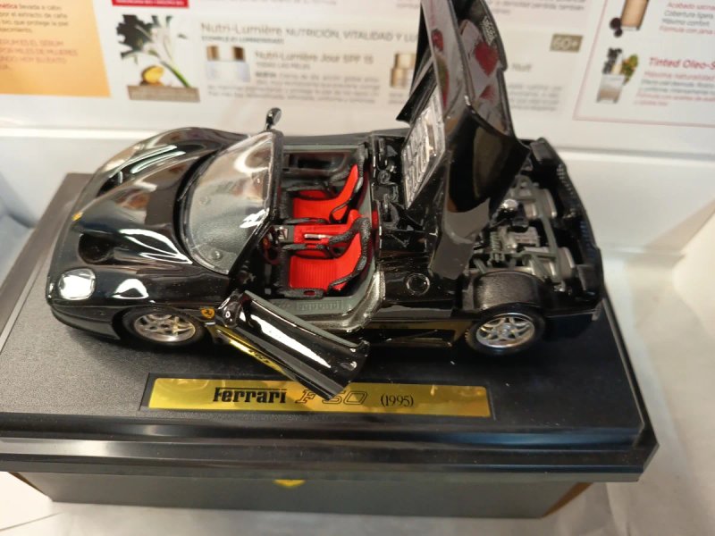 Maqueta Ferrari F50 1995