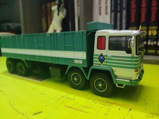 Pegaso Camión 4 Ejes 1/43 con defectos