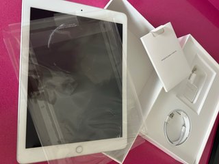 iPad 6ª Gen 32GB Blanco/Gris