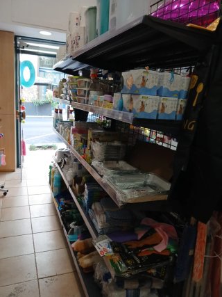 Caja registradora y accesorios tienda