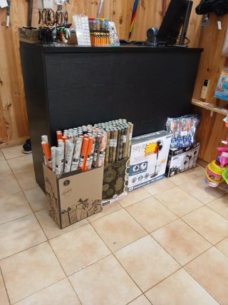 Caja registradora y accesorios tienda
