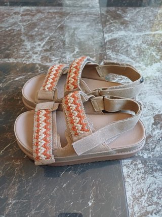 Sandalias Beige y Naranja Talla 36