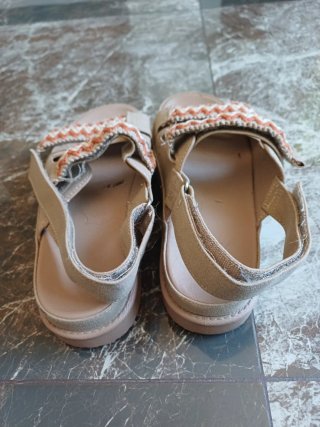 Sandalias Beige y Naranja Talla 36