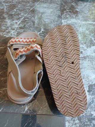 Sandalias Beige y Naranja Talla 36