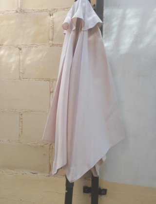 Sombrilla de mesa beige y gris