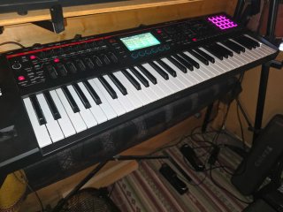 Roland Fantom 06 Sintetizador Teclado