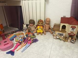 Lote Juguetes Varios: Muñecas, Libros, Guitarra