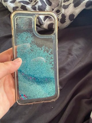 Funda iPhone 13 con purpurina y Stitch