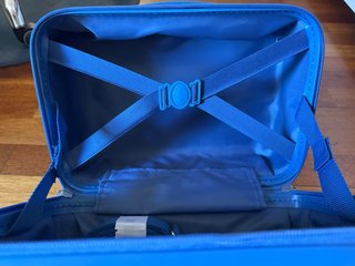 Neceser de viaje azul, Gloria Ortiz