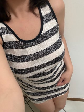 Vestito a righe bianche e nere