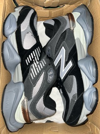 New Balance 9060