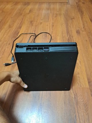 PlayStation 4 Slim Nera (cavi) + 2 Controller + 4G