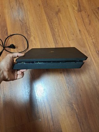 PlayStation 4 Slim Nera (cavi) + 2 Controller + 4G