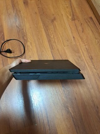 PlayStation 4 Slim Nera (cavi) + 2 Controller + 4G