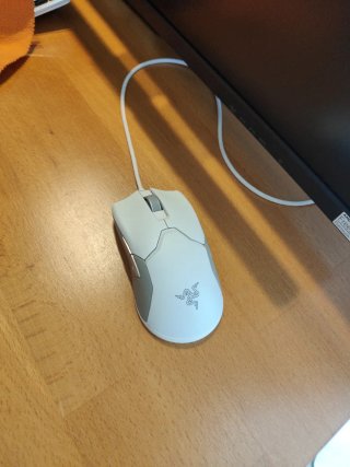 Ratón Razer Blanco y Gris