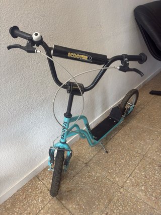 Patinete no eléctrico como nuevo, soporta 120kg.