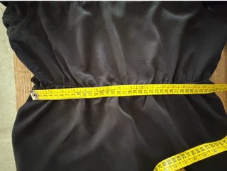 Blusa nera maniche corte a sbuffo scollo quadrato