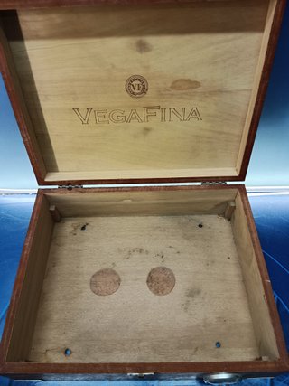 Higrómetro, Humidificador de madera , cedro español, Vegafina + Habanos cohiba