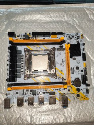 Qiyida X99 LGA 2011 Xeon 2680 v4