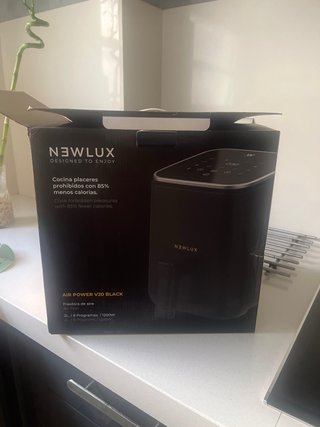 Freidora de aire New Lux negra