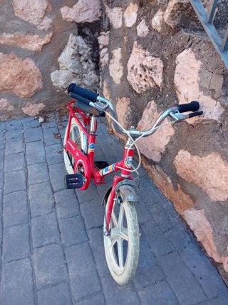 Bicicleta BH infantil retro roja