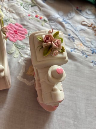 Statuetta Capodimonte bimba scivolo trenino