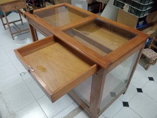 Vitrina expositora vintage madera y cristal