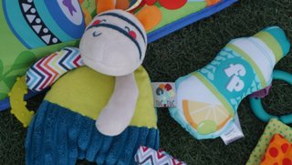 Colchoneta de juegos para bebé con juguetes