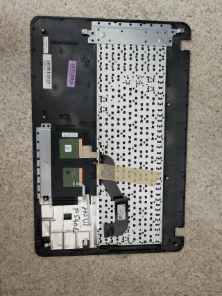 Asus F540L: Tastiera e Scocca Beige