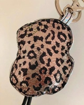Portachiavi artigianale in vera pelle stampata