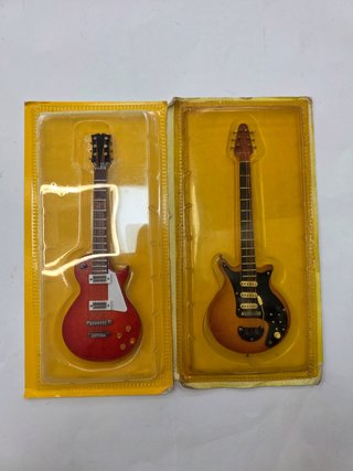 Instrumentos Musicales En Miniatura Pack 8 Guitarras + Mini