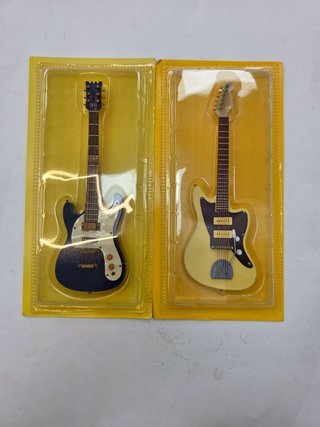 Instrumentos Musicales En Miniatura Pack 8 Guitarras + Mini