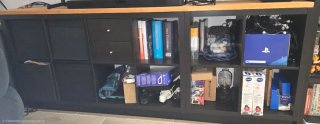 Estantería Kallax IKEA Negra y Marrón.