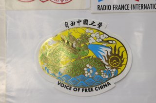 04. Gran lote pegatinas emisoras de radio extranjeras.