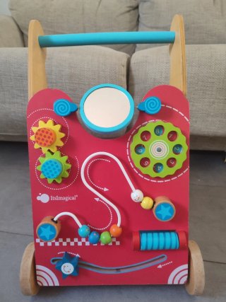 Correpasillos madera con juegos Imaginarium
