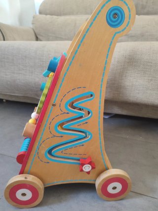 Correpasillos madera con juegos Imaginarium