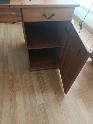 Escritorio de madera maciza